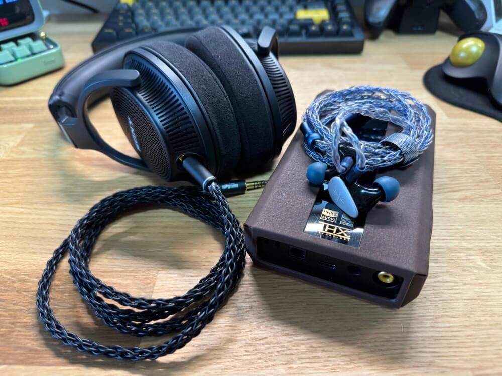 headjphone-amplifier-earphone